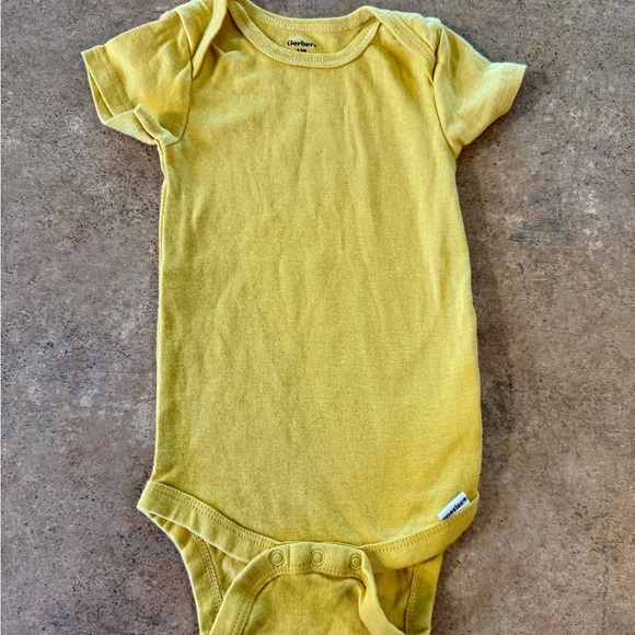 Gerber Infant Bodysuit Collection - Light Blue, Coral, Mustard, Peach,Size 6-9M - Picture 7 of 10